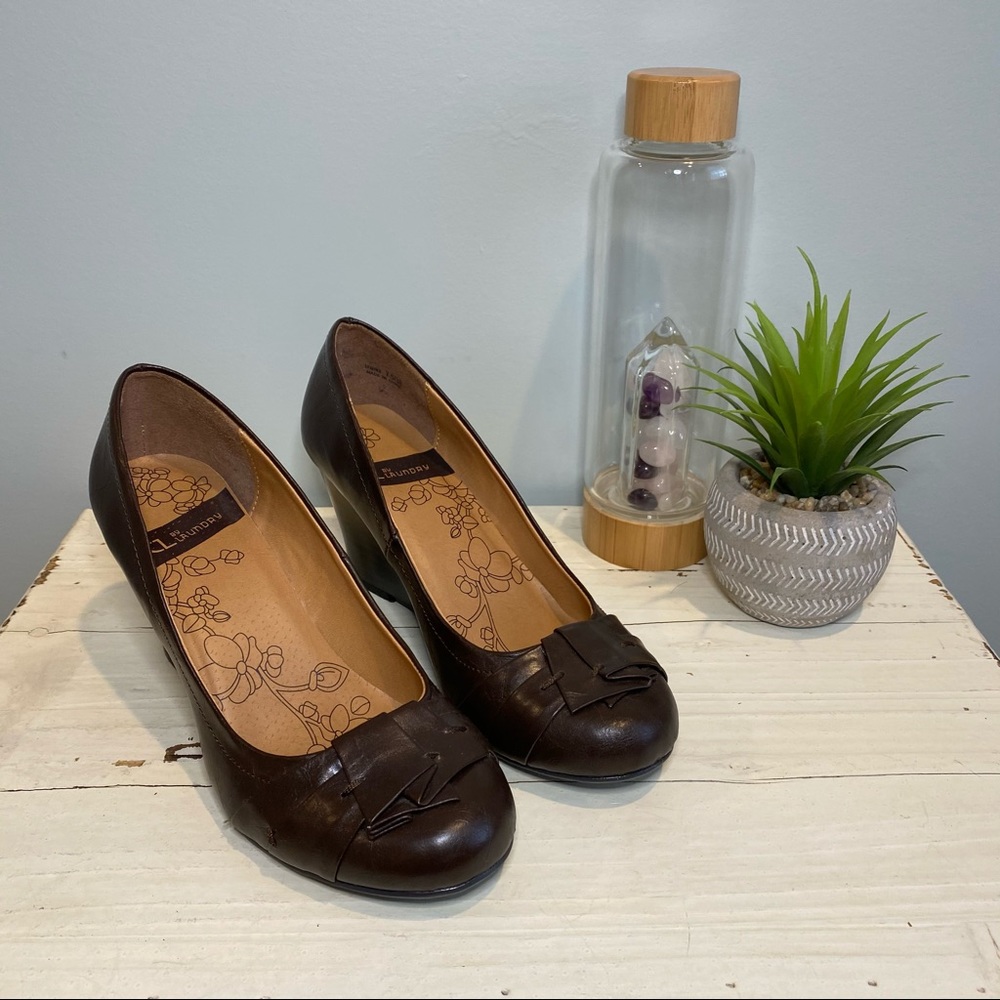 Chinese Laundry brown leather wedges